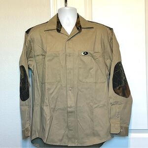 Mossy Oak Heavy Cotton Camo Accent Green Button Down Shirt Medium